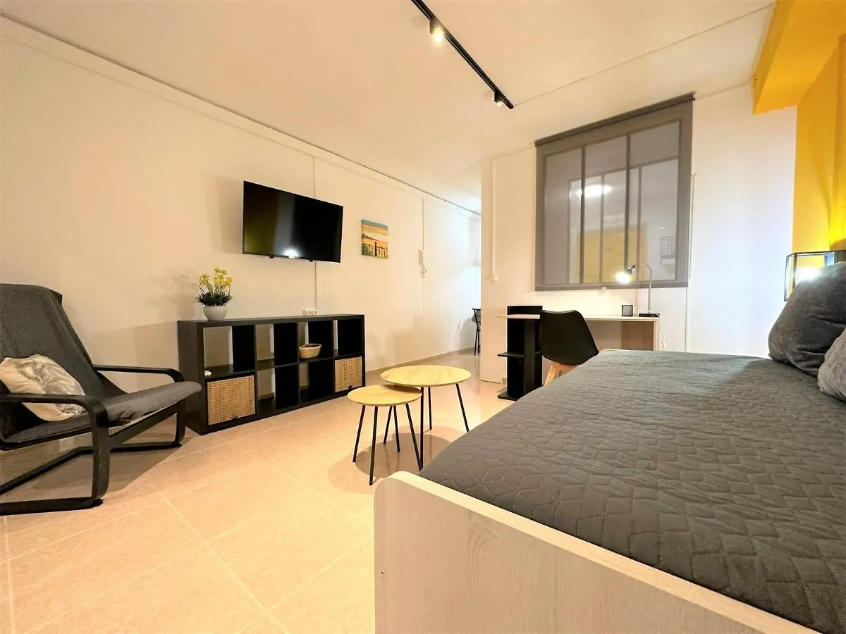 Tarracohomes, Th09 Studio Cathedral Con Aire Acondicionado 타라고나 아파트